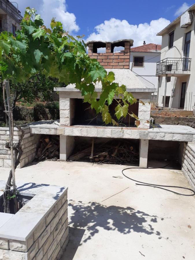 Apartmani Miletić Jelsa  Exterior foto