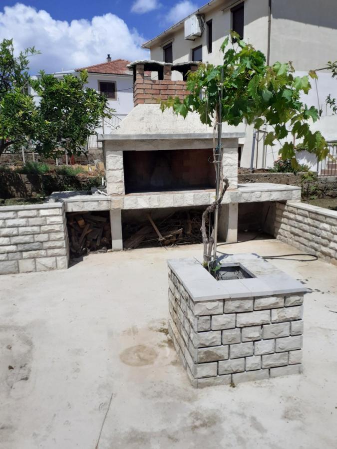 Apartmani Miletić Jelsa  Exterior foto