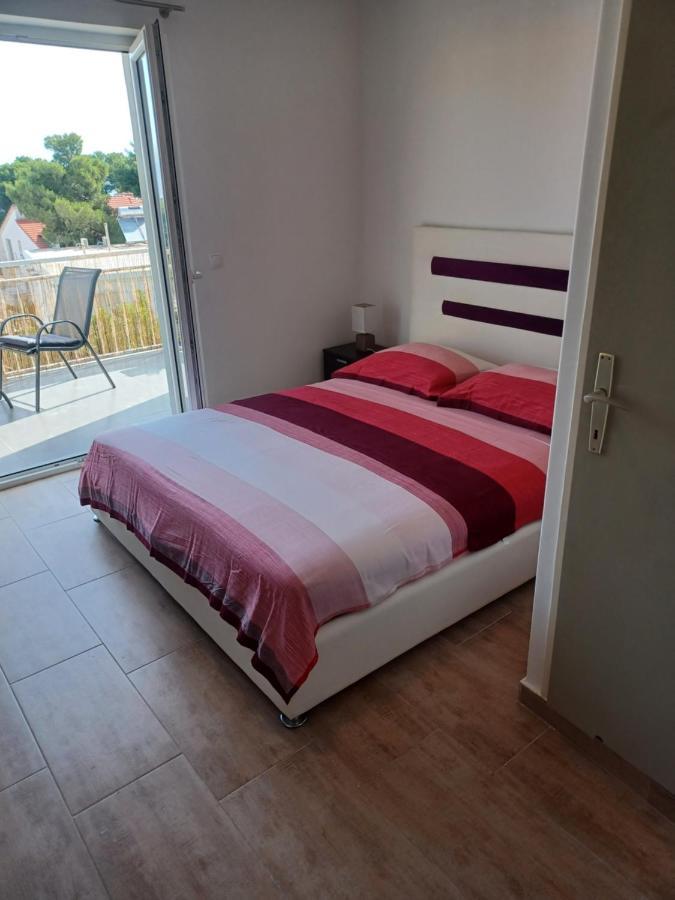 Apartmani Miletić Jelsa  Exterior foto