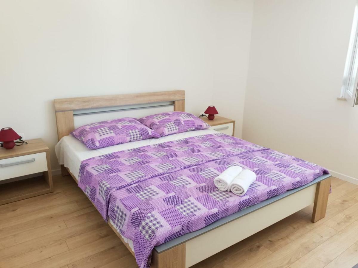 Apartmani Miletić Jelsa  Exterior foto